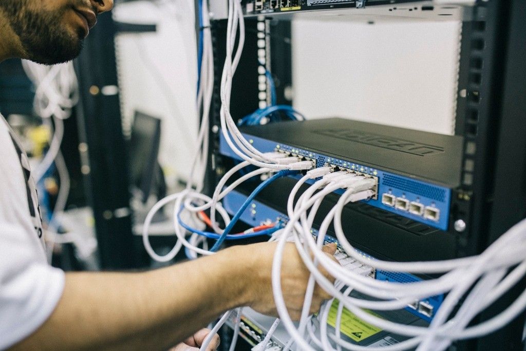 ISP (Internet Service Provider)
